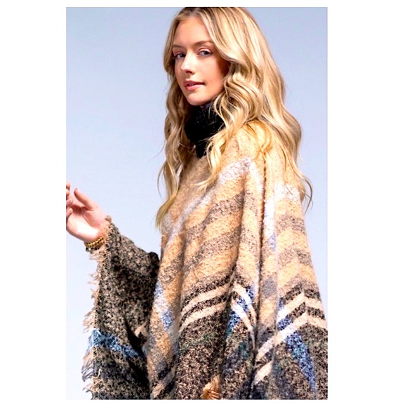 🎉 HOST PICK 🎉 Plaid Print Turtleneck Poncho - Picture 2 of 10